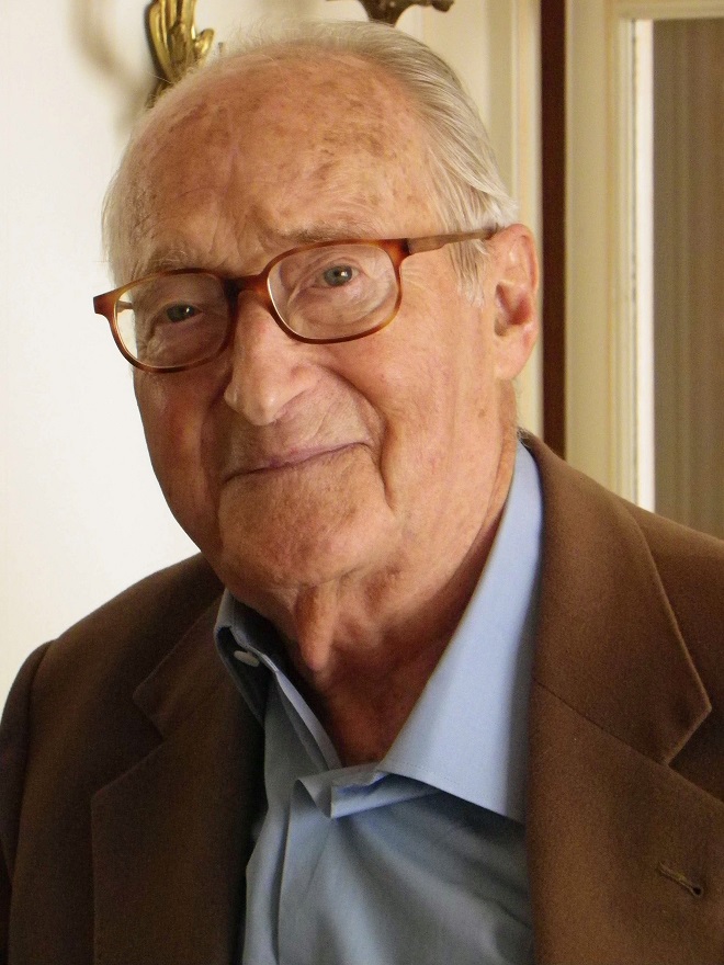 Alain Decaux; Lille, Nord, Fransa doğumlu Fransız tarihçiyazar, yapımcı