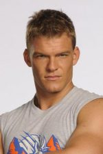 Alan Ritchson; Grand Forks, Kuzey Dakota, ABD doğumlu Alan Michael Ritchson olarak da bilinen Amerikalı model, şarkıcı oyuncu, yapımcı