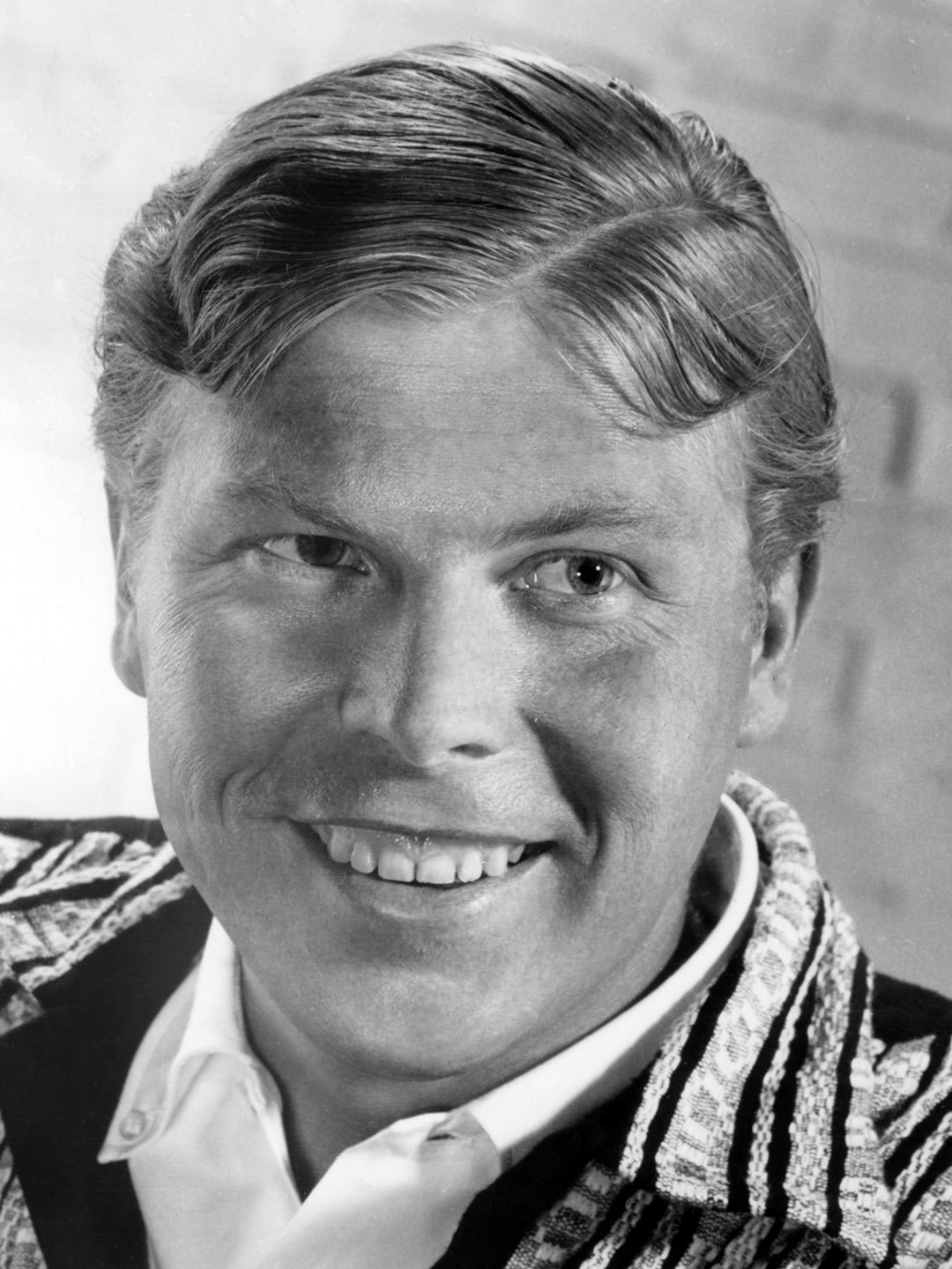 Albert Salmi; Brooklyn, New York City, New York, ABD doğumlu Amerikalı oyuncu