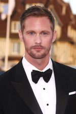 Alexander Skarsgård; Vällingby,Stokholm ,İsveç doğumlu Alexander Johan Hjalmar Skarsgård,Alexander Skarsgard olarak da bilinen İsveçli  oyuncu, ortak senarist, ortak yönetmen