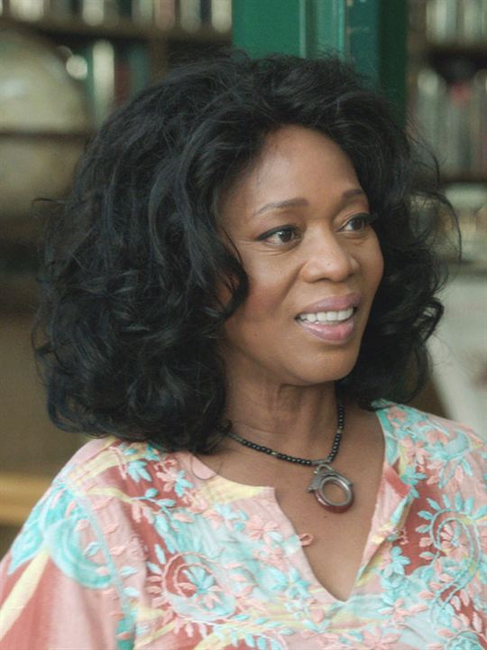 Alfre Woodard; Amerikalı aktivist oyuncu, idari yapımcı, uygulayıcı yapımcı