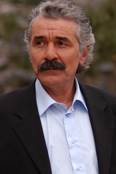 Ali İpin; Ankara, Türkiye doğumlu Türk oyuncu