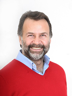 Ali Karagöz; İstanbul, Türkiye doğumlu Türk oyuncu