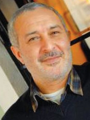 Ali Sürmeli; Solhan, Bingöl, Türkiye doğumlu Türk oyuncu