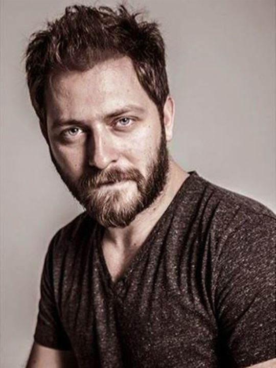 Alican Yücesoy; İstanbul, Türkiye doğumlu Türk oyuncu