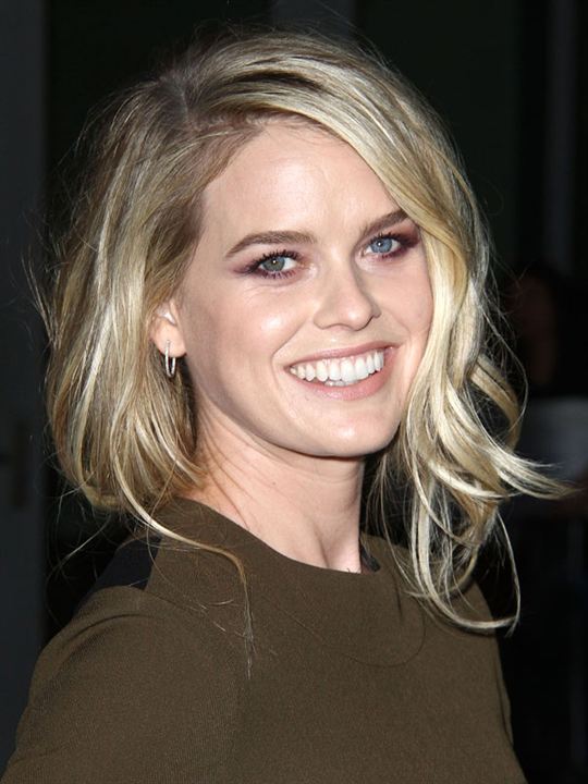Alice Eve; Londra,İngiltere doğumlu Alice Sophia Eve olarak da bilinen İngiliz oyuncu, idari yapımcı