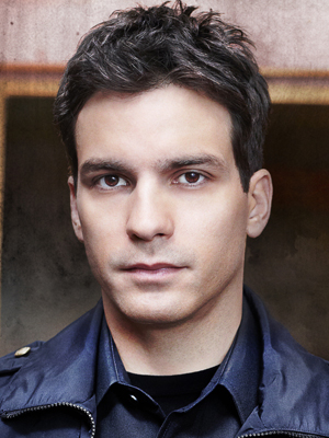 Santiago Cabrera; Karakas, Venezuela doğumlu Şilili oyuncu