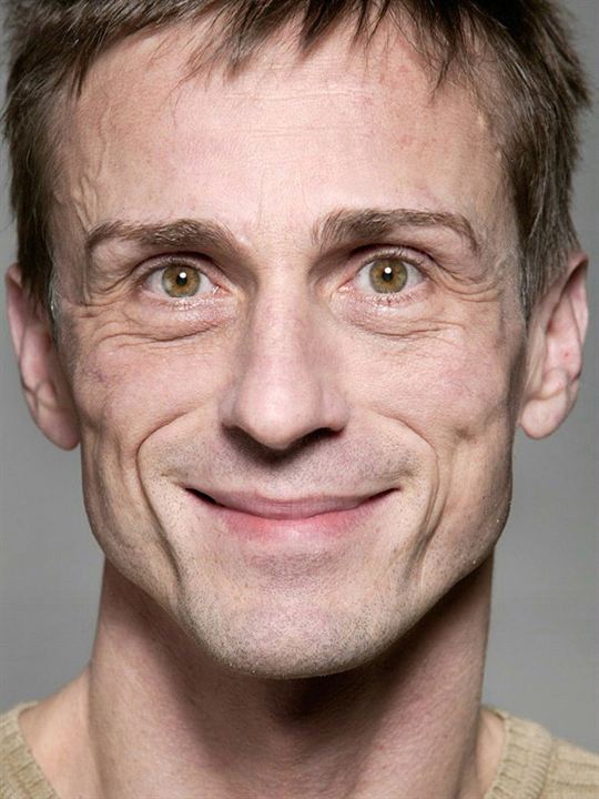 André Hennicke; Alman oyuncu, yapımcı