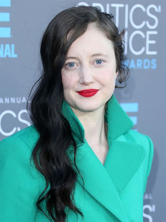 Andrea Riseborough; Newcastle upon Tyne,Tyne ve Wear,İngiltere doğumlu Andrea Louise Riseborough olarak da bilinen İngiliz  oyuncu, yapımcı