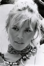 Anita Pallenberg; Roma, İtalya doğumlu İtalyan moda tasarımcısı, oyuncu, senarist