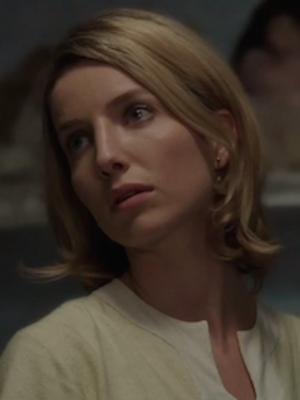 Annabelle Wallis; Oxford,Oxfordshire,İngiltere doğumlu İngiliz  oyuncu
