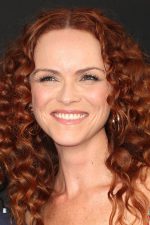 Anna-Louise Plowman; Napier, Yeni Zelanda doğumlu Yeni Zelandalı oyuncu