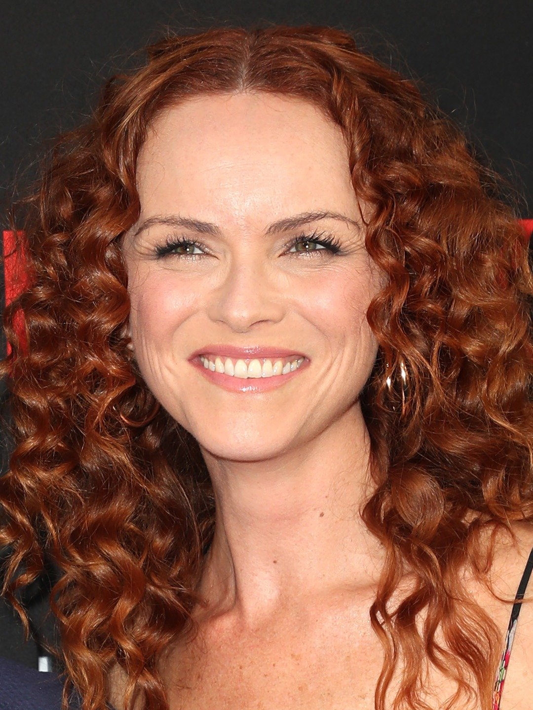 Anna-Louise Plowman; Napier, Yeni Zelanda doğumlu Yeni Zelandalı oyuncu