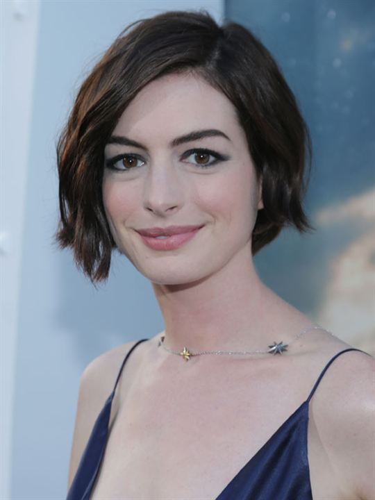 Anne Hathaway; Brooklyn, New York City, New York, ABD doğumlu Anne Jacqueline Hathaway olarak da bilinen Amerikalı oyuncu, yapımcı, seslendirme sanatçısı