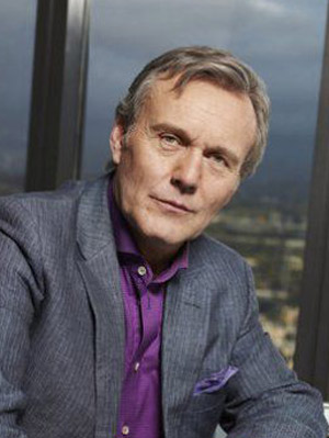 Anthony Head; Camden Town,Londra,İngiltere doğumlu Anthony Stewart Head,Anthony Stewart Head olarak da bilinen İngiliz  oyuncu