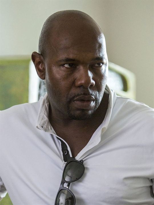 Antoine Fuqua; dia de entrenamiento, lagrimas del sol, el justiciero, infinite olarak da bilinen Amerikalı yönetmen, idari yapımcı, uygulayıcı yapımcı, yapımcı, yazar