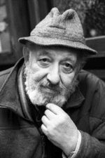 Ara Güler; Beyoğlu, İstanbul, Türkiye doğumlu Mıgırdiç Ara Derderyan olarak da bilinen Türk fotoğrafçıoyuncu