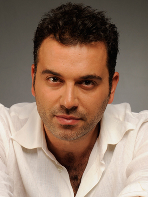 Arda Esen; Ankara, Türkiye doğumlu Türk oyuncu, seslendirme sanatçısı, yapımcı