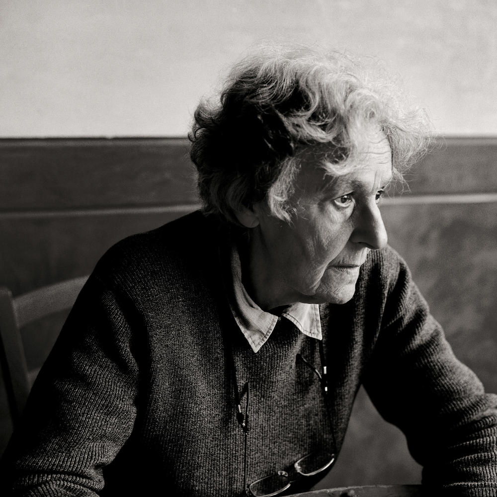 Ariane Mnouchkine; Boulogne-Billancourt, Hauts-de-Seine, Fransa doğumlu Fransız çevirmensenarist, yönetmen