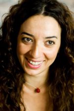 Asiye Dinçsoy; Aydın, Türkiye doğumlu Türk oyuncu