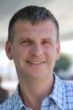 Andy Boyns; Londra,İngiltere doğumlu İngiliz oyuncu, seslendirme sanatçısı