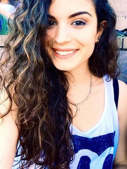 Aslı Bekiroğlu; İstanbul, Türkiye doğumlu Türk oyuncu