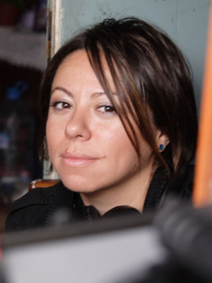 Aslı Özge; İstanbul, Türkiye doğumlu Türk yönetmen, senarist, kurgucu, yapımcı