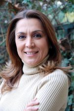 Asuman Dabak; Akhisar, Manisa, Türkiye doğumlu Türk oyuncu, seslendirme sanatçısı