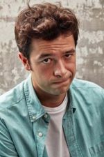 Atakan Çelik; İstanbul, Türkiye doğumlu Türk oyuncu