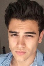 Atakan Hoşgören; İstanbul, Türkiye doğumlu Türk oyuncu