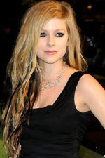 Avril Lavigne; Belleville,Ontario,Kanada doğumlu Avril Ramona Lavigne olarak da bilinen Kanadalıtema müziği sanatçısı, şarkıcı, söz yazarıoyuncu