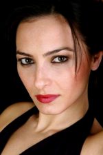 Ayça Bingöl; İstanbul, Türkiye doğumlu Türk oyuncu, seslendirme sanatçısı