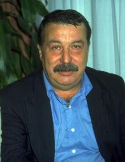 Aykut Oray; Üsküdar, İstanbul, Türkiye doğumlu Türk oyuncu