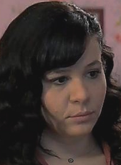 Aylin Kontente; İzmir, Türkiye doğumlu Türk oyuncu