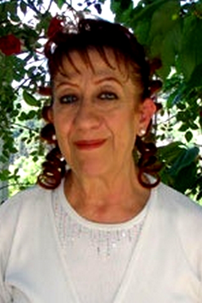 Ayşen Gruda; İstanbul, Türkiye doğumlu Domates Güzeli olarak da bilinen Türk oyuncu