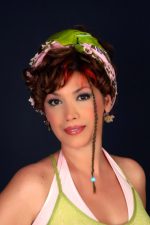 Ayşenur Yazıcı; Elazığ, Türkiye doğumlu Türk oyuncu