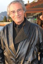 Aytaç Arman; Adana, Türkiye doğumlu Türk oyuncu