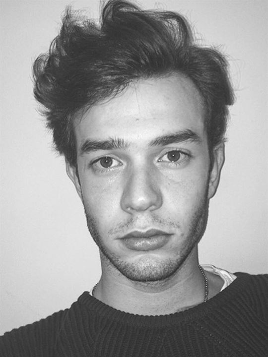 Aytaç Şaşmaz; İstanbul, Türkiye doğumlu Türk oyuncu