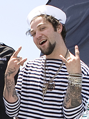 Bam Margera; Brandon Cole Margera olarak da bilinen Amerikalı kaykaycı oyuncu, ortak yapımcı, senarist, yönetmen