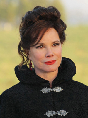 Barbara Hershey; Barbara Lynn Herzstein, Barbara Seagull olarak da bilinen Amerikalı, oyuncu