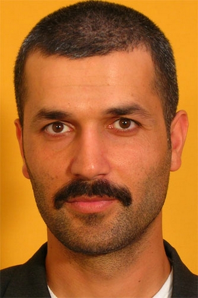 Barış Koçak; İzmir, Türkiye doğumlu Türk oyuncu