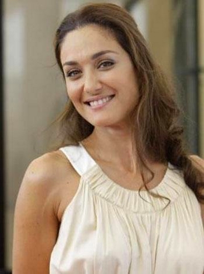 Başak Köklükaya; Ankara, Türkiye doğumlu Türk oyuncu