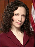 Bebe Neuwirth; Newark, New Jersey, ABD doğumlu Amerikalı dansçı, şarkıcı oyuncu