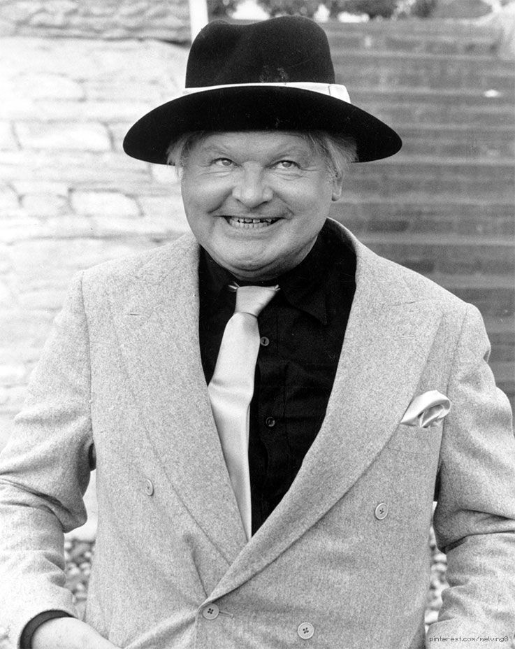 Benny Hill; Southampton,Hampshire,İngiltere doğumlu Alfred Hawthorne Hill olarak da bilinen İngilizkomedyen, şarkıcıoyuncu