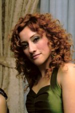 Berfu Öngören; İzmir, Türkiye doğumlu Türk oyuncu