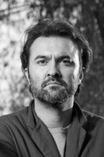 Berkun Oya; Bursa, Türkiye doğumlu Türk senarist, creator/showrunner, idari yapımcı, yazar