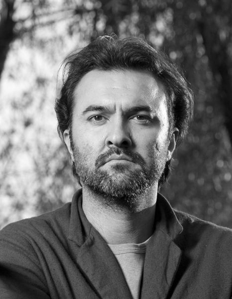 Berkun Oya; Bursa, Türkiye doğumlu Türk senarist, creator/showrunner, idari yapımcı, yazar