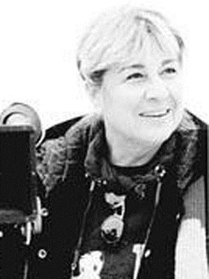 Biket İlhan; İzmir, Türkiye doğumlu Türk yönetmen, oyuncu, senarist