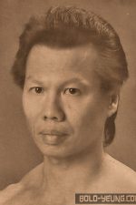 Bolo Yeung; Guangzhou, Guangdong, Çin doğumlu Bolo, Sze Yang olarak da bilinen Çinlidövüş sanatçısı oyuncu
