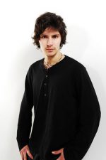 Bora Cengiz; İstanbul, Türkiye doğumlu Türk oyuncu, yönetmen, müzisyen